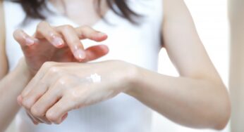 ハンドクリームを髪につけるのはよくないのか？髪が痛む原因になる？パサつきや静電気を防止してくれる？