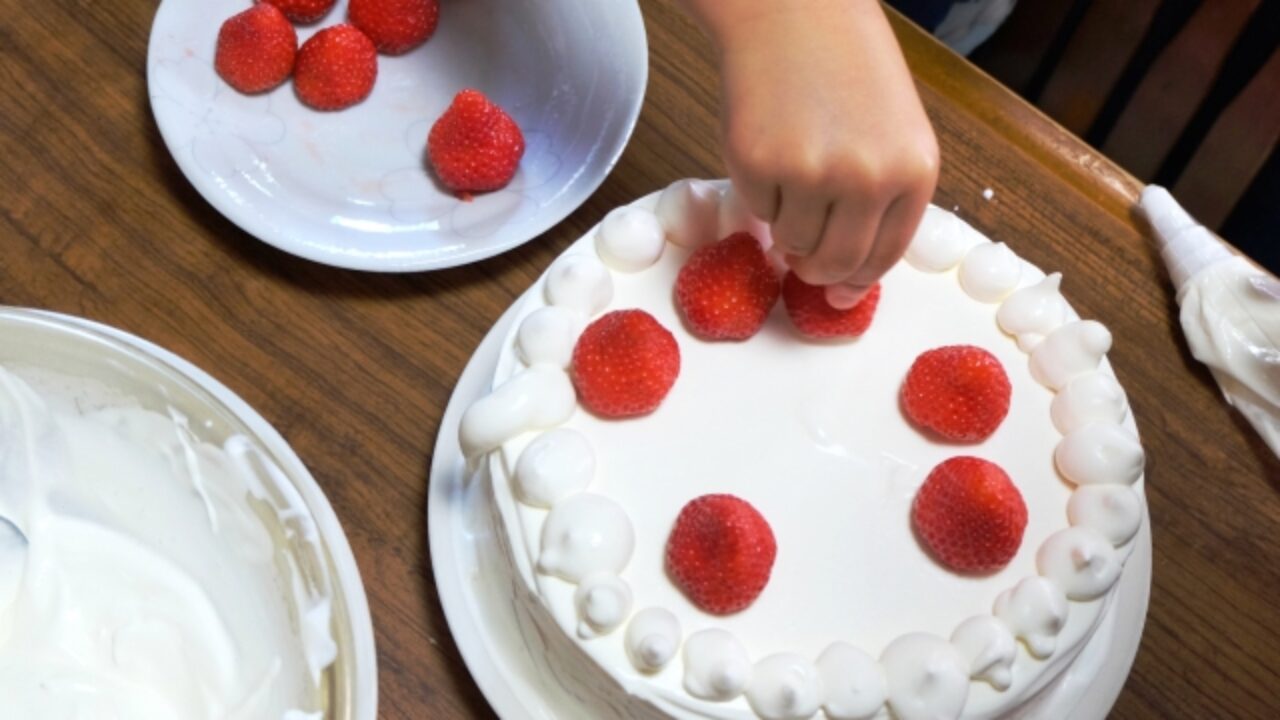 手作りケーキの持ち運び時間 保冷剤と容器で崩れないようにする方法とは クリスマス 誕生日ライフハック ウーゴのノート